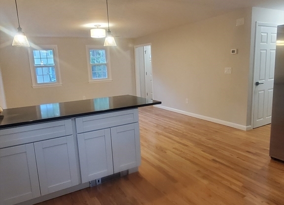 264 Sylvia St