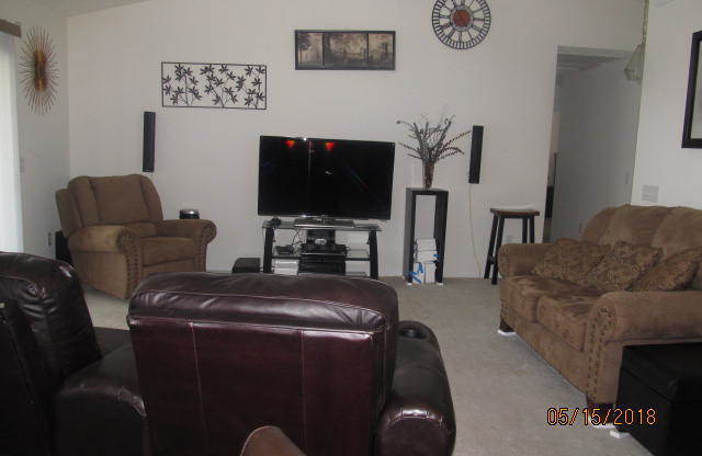 3 beds, 2 baths, $1,800