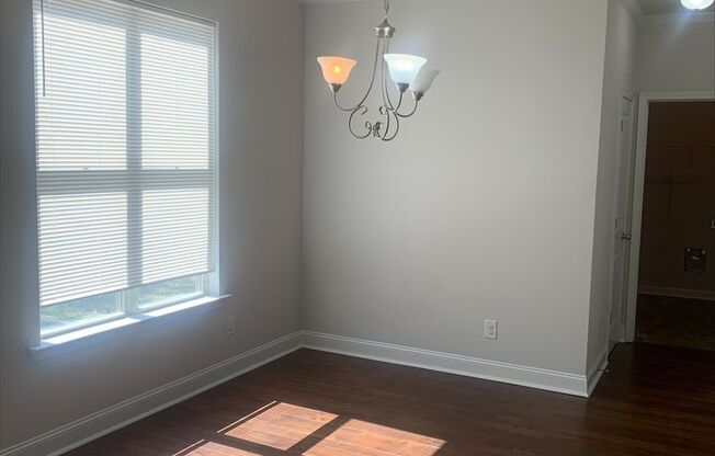 4 Bedroom Single Family Home In Lawrenceville!