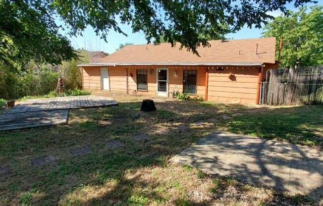 Unique 4 bedroom, 2 bath home with southwest vibe in South Austin!