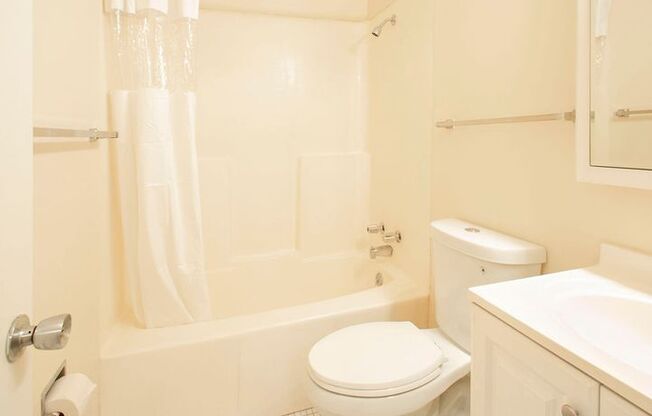 1 bed, 1 bath, 700 sqft, $1,290, Unit 840-201