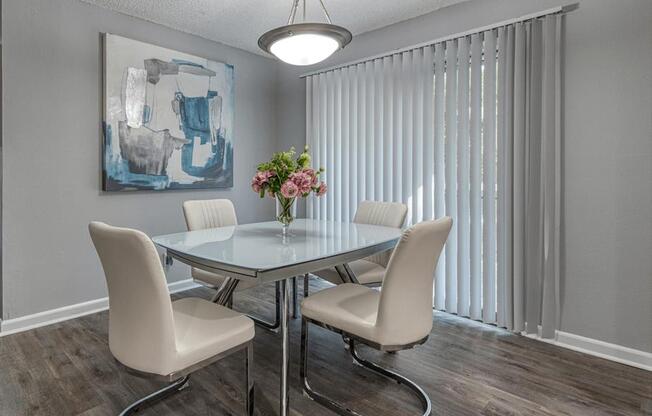 Dining Room at Vue on Medlock, Peachtree Corners, GA, 30092