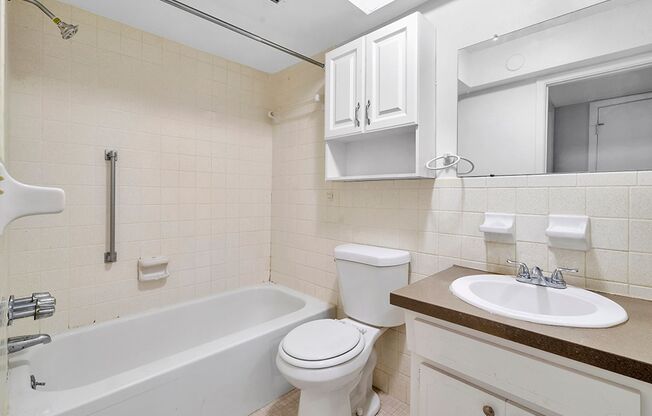 1 bed, 1 bath, 800 sqft, $1,275, Unit 50-15