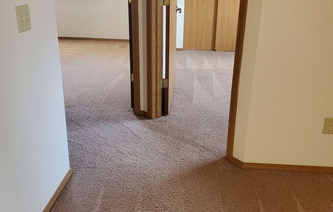 2 beds, 1 bath, 850 sqft, $1,269, Unit PL   7308