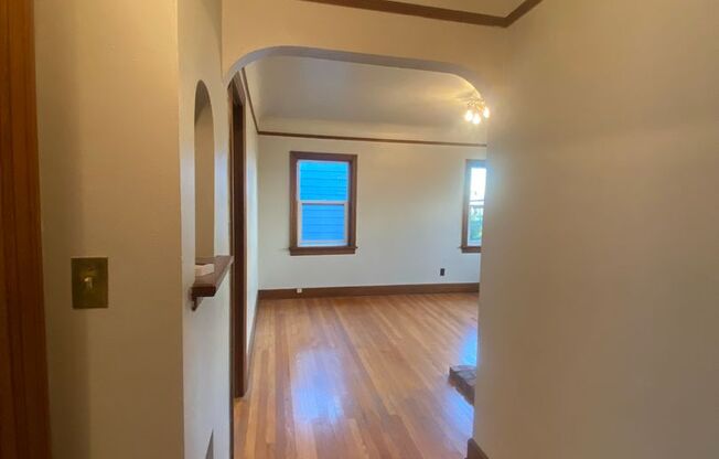 1 bed, 1 bath, 700 sqft, $1,580, Unit 31