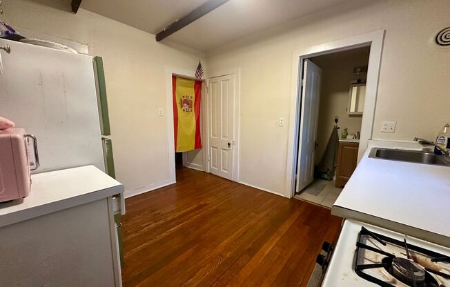 Charming Juneau Village Apartments!