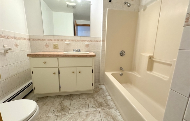 3 beds, 2 baths, $3,200, Unit 1