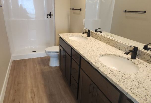 2 beds, 2 baths, 1,139 sqft, $1,795, Unit 880-116