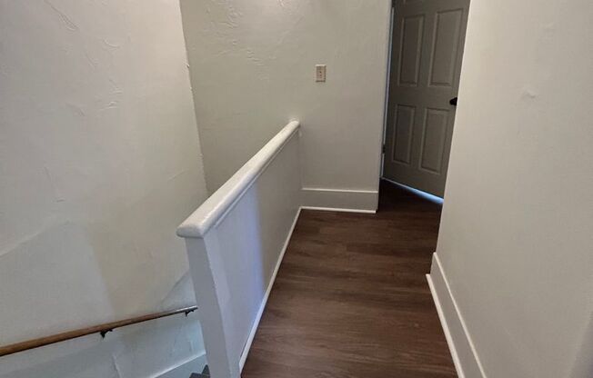 2 beds, 1 bath, $995, Unit 803