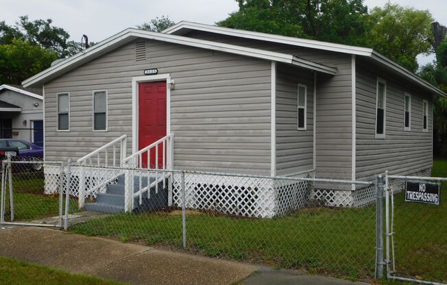 4 bedroom 2 bath Bungalow in Fairfield East Neighborhood