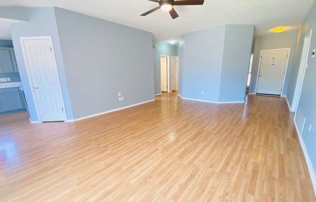 Great well-kept home in South Creek!