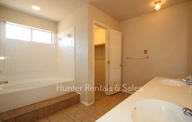 3 beds, 2 baths, $1,450