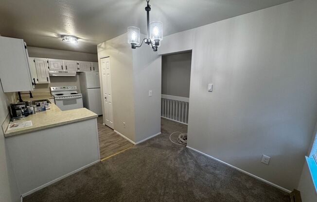 Charming Updated 2-Bed, 2.5-Bath Condo in Bremerton