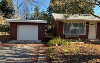 Freshly updated 2 bedroom duplex in Thurston!