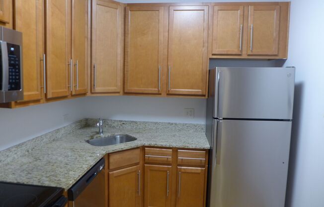 1 bed, 1 bath, 725 sqft, $2,050, Unit 06B