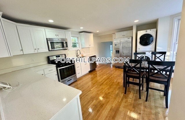 6 beds, 4 baths, 2,454 sqft, $8,000, Unit SF