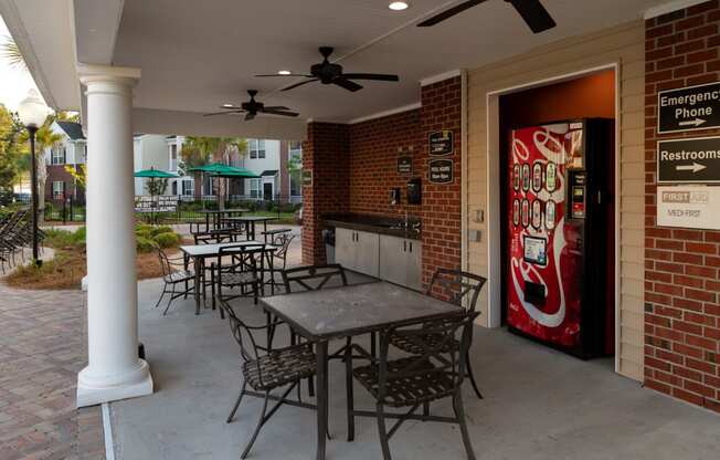 Outdoor sitting at Abberly Chase Apartment Homes, Ridgeland, SC