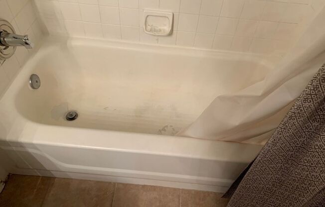 2 beds, 2 baths, $1,395, Unit #1020