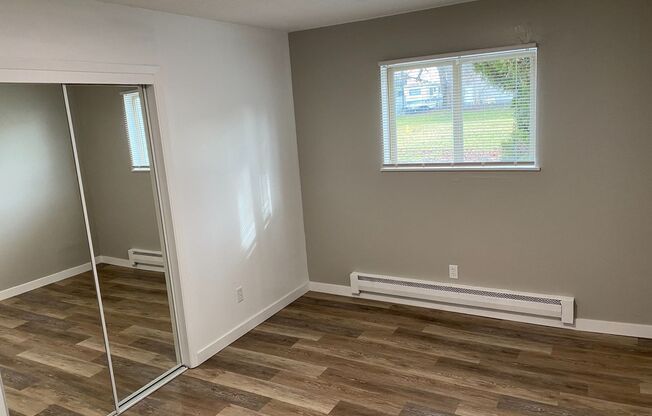 2 beds, 1 bath, 760 sqft, $1,100, Unit 31