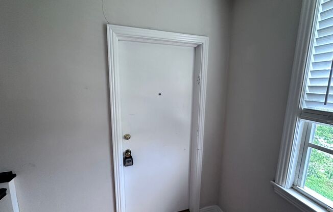 *** TWO WEEKS FREE*** Charming 1BR Near San Marco – Great Location!