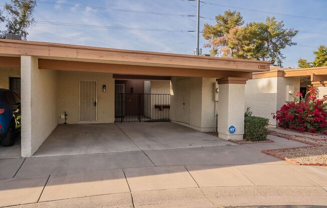 Fresh & Clean Townhome in North Phx!
