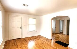 1 bed, 1 bath, 860 sqft, $975, Unit 2608 NW 12th St