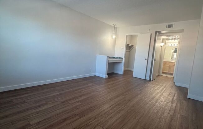 1 bed, 1 bath, 750 sqft, $1,110, Unit ABB-1-206