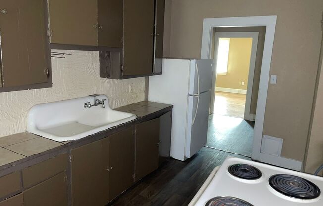 1 bed, 1 bath, $920