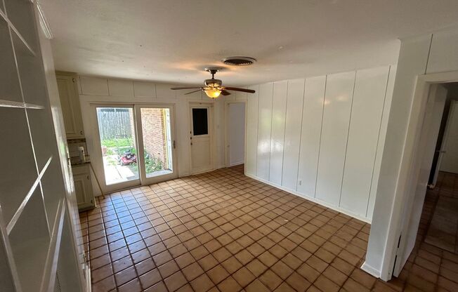 3 Bedroom 2 Bath House in Corpus Christi! Showings Not Available until after August 1st!