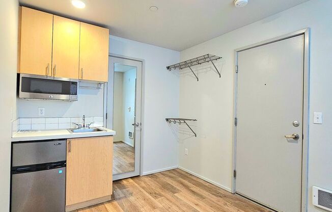 Studio, 1 bath, 122 sqft, $920