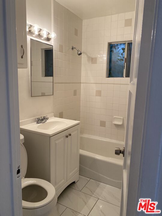 10438 SANTA MONICA BLVD