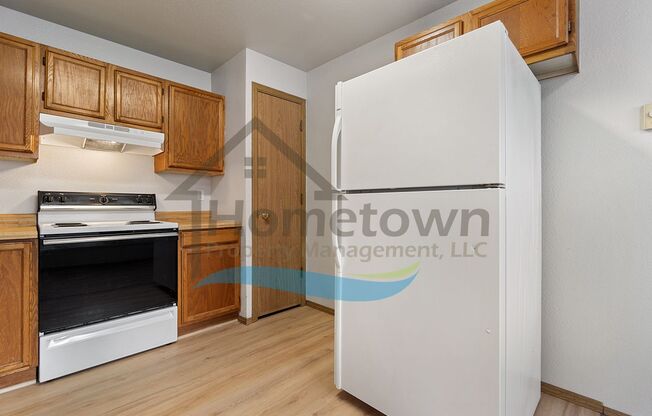 2 beds, 1 bath, $1,200, Unit 2