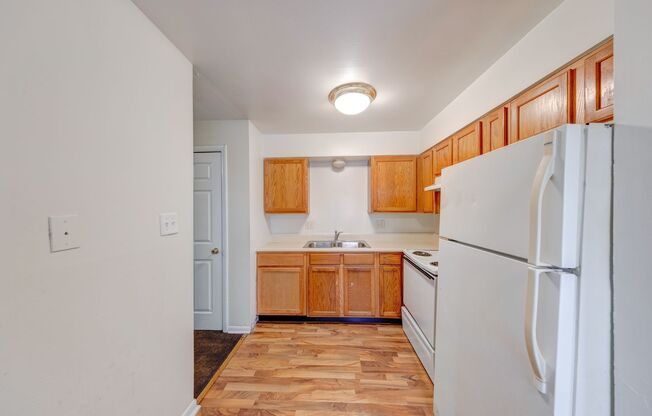 2 beds, 1 bath, 830 sqft, $1,099, Unit 8625C