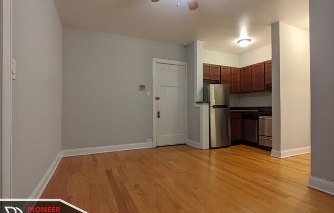 837 W Wolfram St