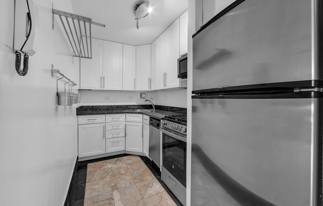 1 bed, 1 bath, 670 sqft, $3,800, Unit 16H