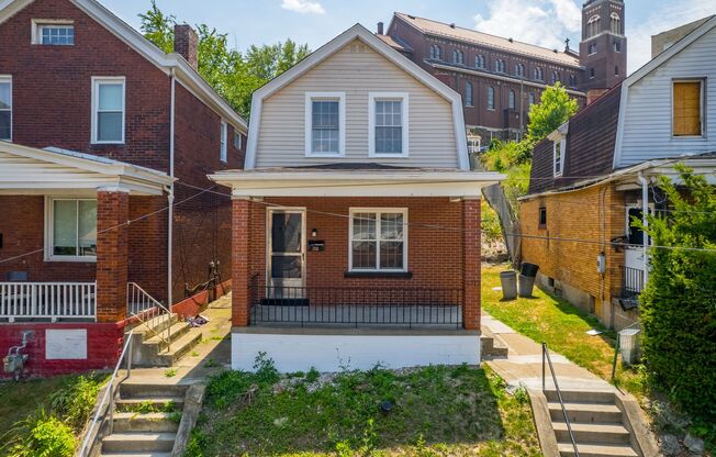 Stunning 2 bedroom home in Carrick available September 1st!