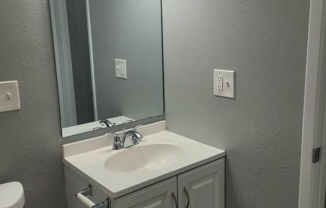 2 beds, 1 bath, 695 sqft, $1,250, Unit 505 D2
