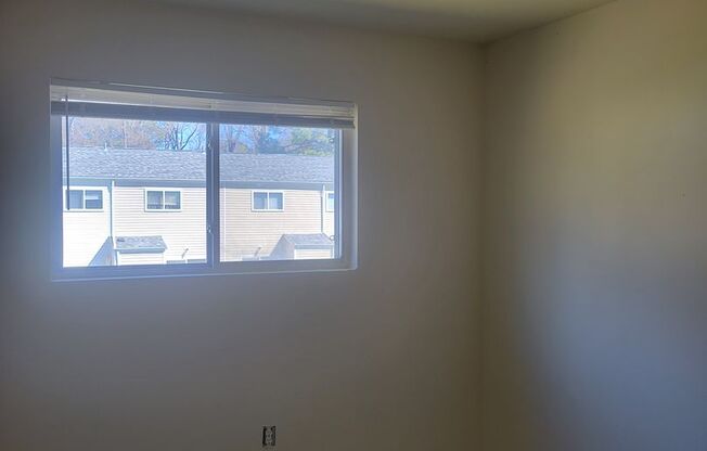 3 bedroom 1.5 baths townhouse