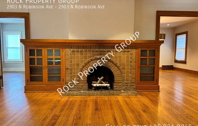 2903 N ROBINSON AVE
