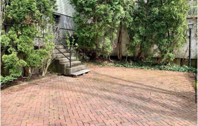 172 PLEASANT ST