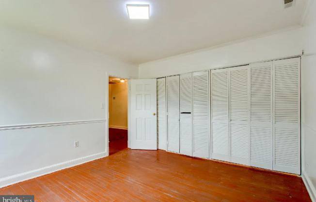 301 LOUREIRO LN