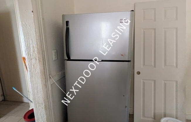 11 Grant Ave 1M
