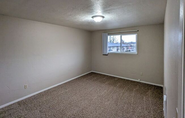 2 beds, 1 bath, 756 sqft, $1,195, Unit 64