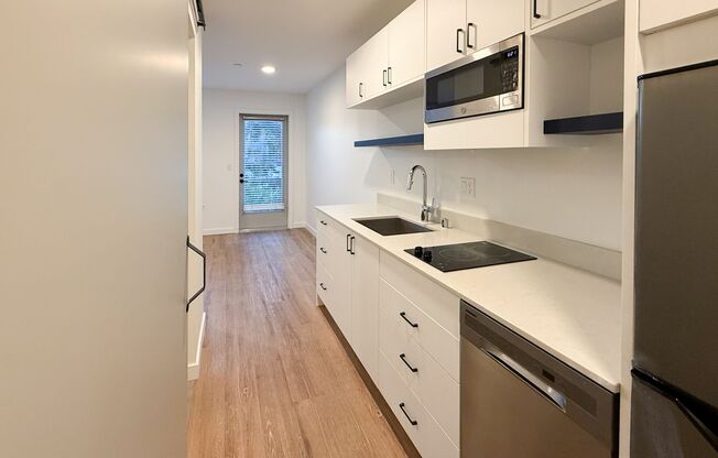 1 bed, 1 bath, 337 sqft, $1,695, Unit 206