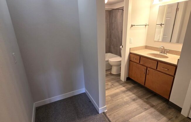 2 beds, 2 baths, 960 sqft, $1,395, Unit 21 - 111