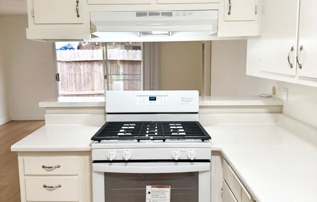 2 beds, 1.5 baths, 1,000 sqft, $2,395, Unit L-2