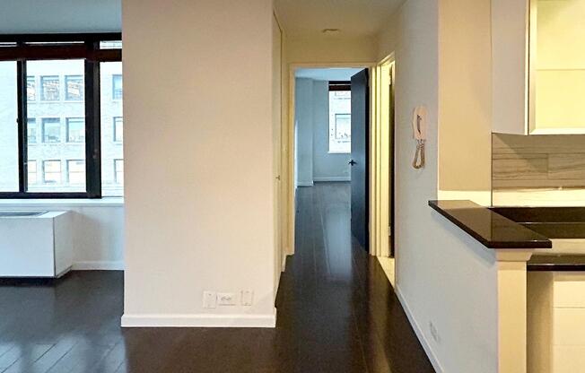 1 bed, 1 bath, 700 sqft, $4,600, Unit 18H