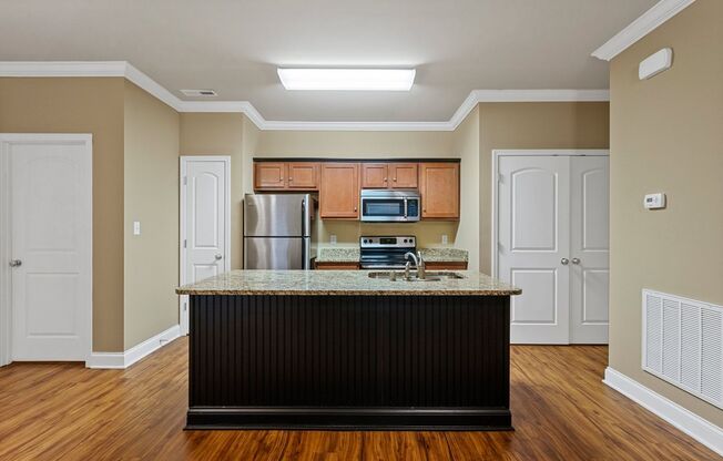 1 bed, 1 bath, 765 sqft, $795, Unit 14