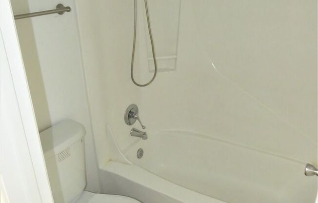 1 bed, 1 bath, 605 sqft, $1,079, Unit 218
