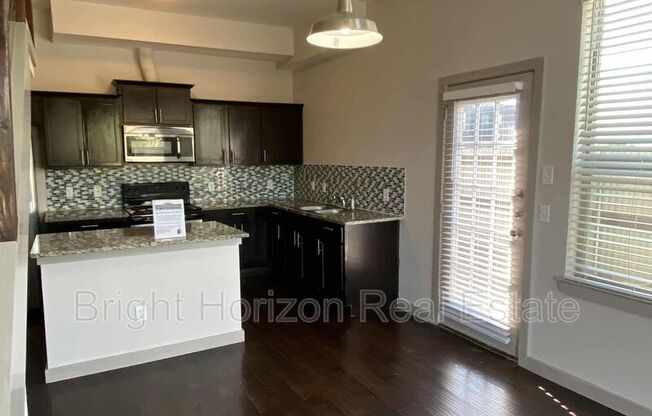 3629 VLY VIS DR